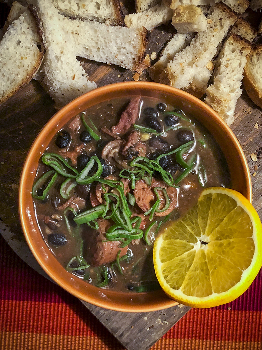 Feijoada / por Manuel Mendoza - A La Carta - Portal de gastronomía - Donde  comer bien en Montevideo y Punta del Este, Uruguay