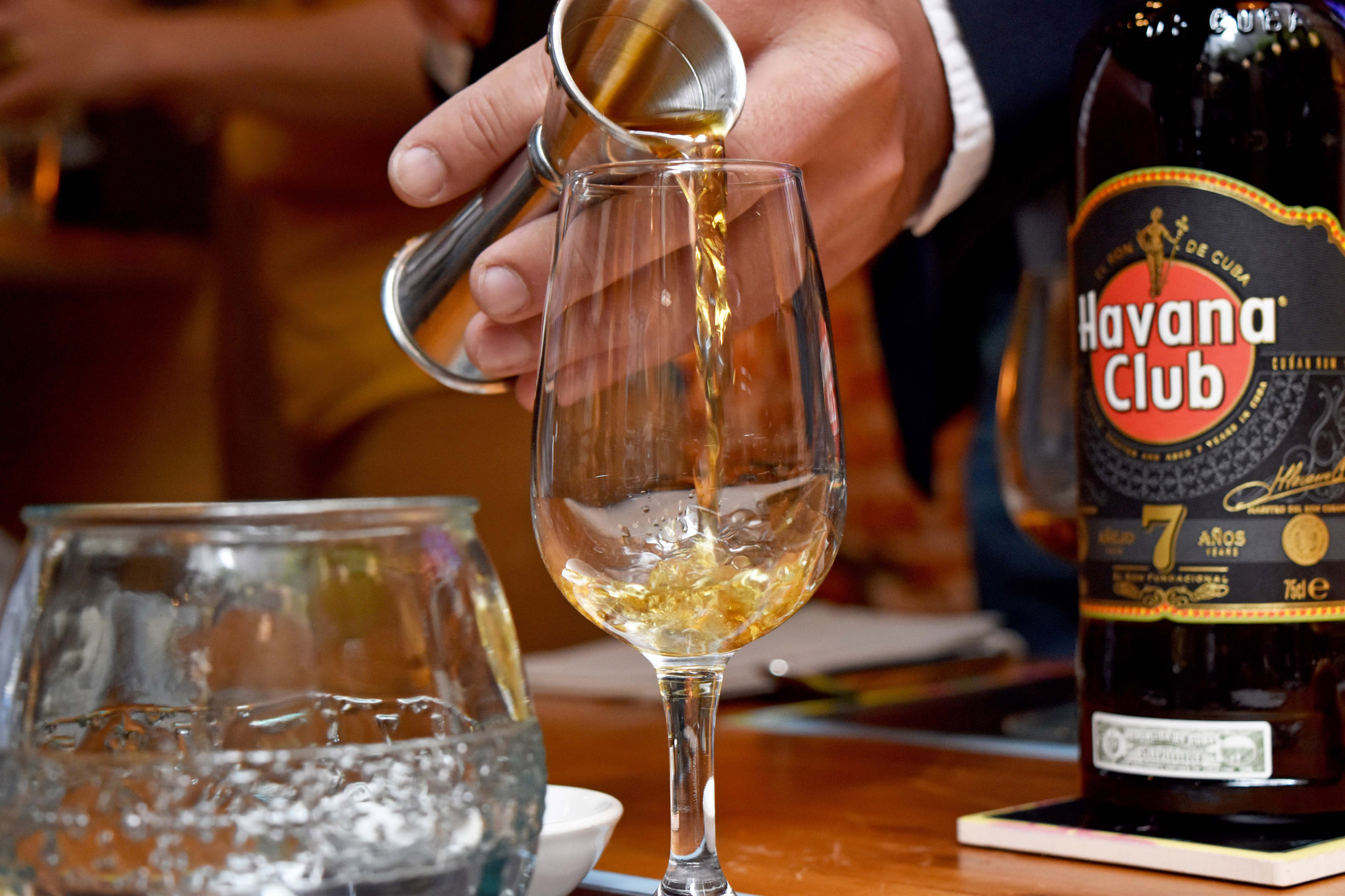 Los secretos del Havana Club 7 años fueron develados en una cata de la  marca de Ron Cubano - A La Carta - Portal de gastronomía - Donde comer bien  en Montevideo