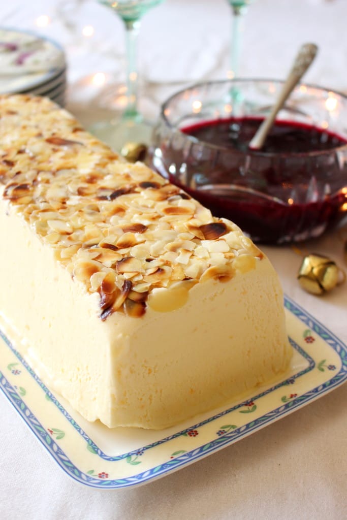 Semifreddo de limón con compota de frutos rojos / por Süss 